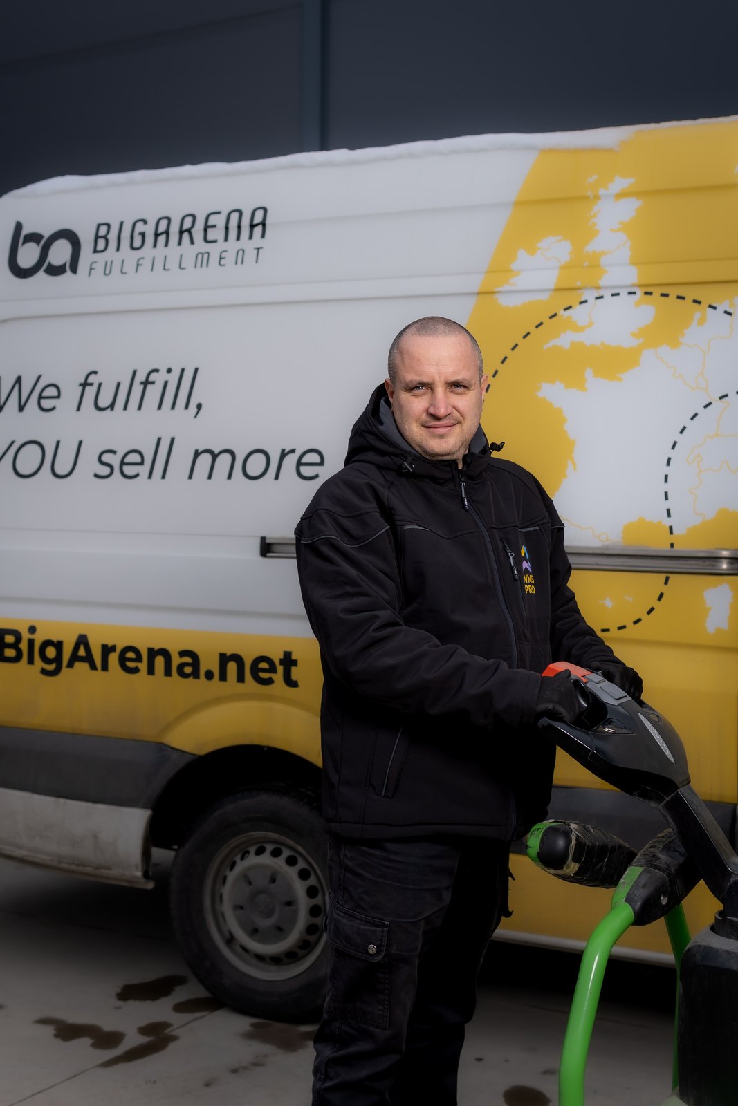 Warehouse operator at the BigArena fulfillment center during goods intake and inspection