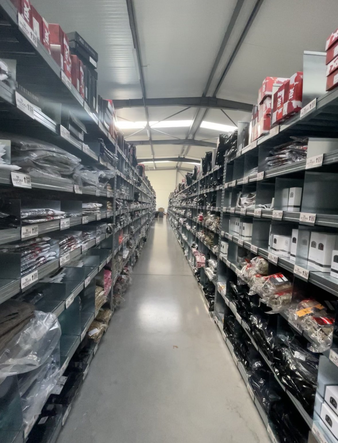 BigArena class A warehousing - barcoded locations and EU food safety certified warehouse