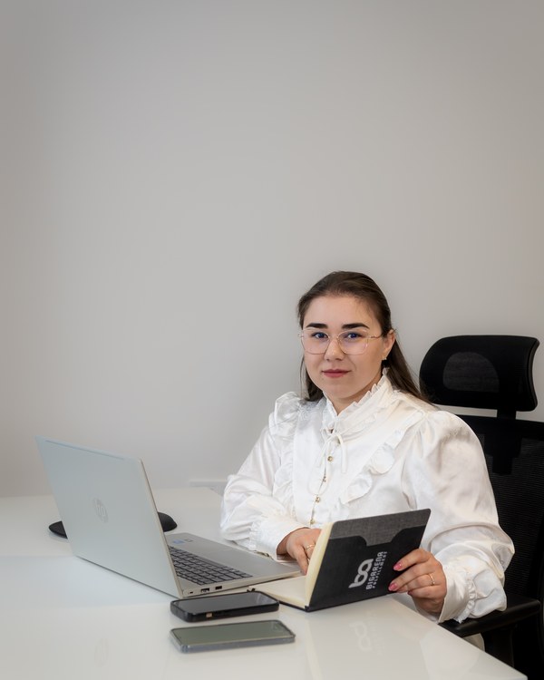 Customer Success specialist at the BigArena fulfillment center - onboarding of online stores