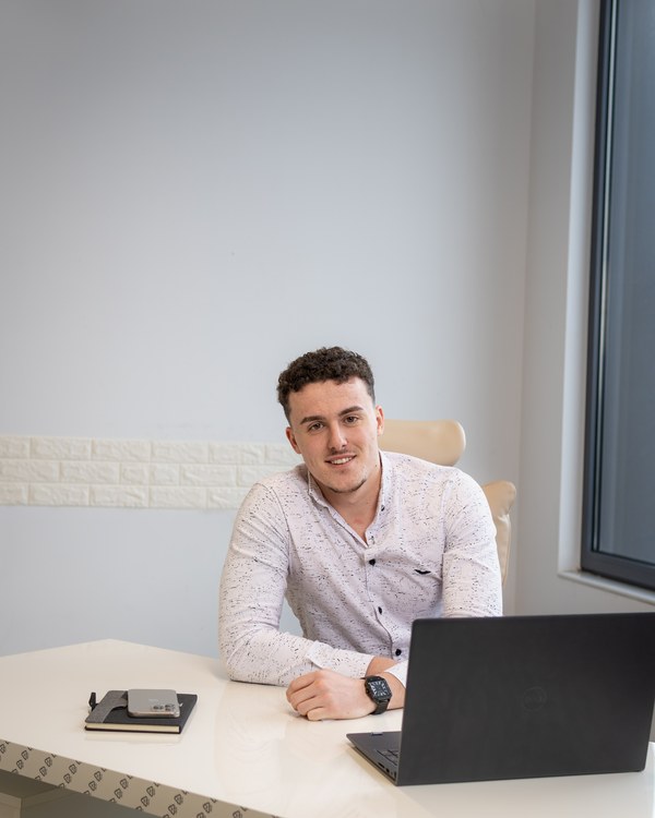 Sales representative at the BigArena fulfillment center