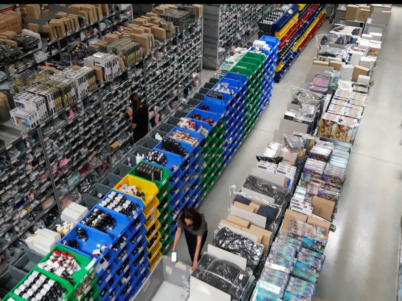 Active storage zone at the BigArena fulfillment center - multi-row bins